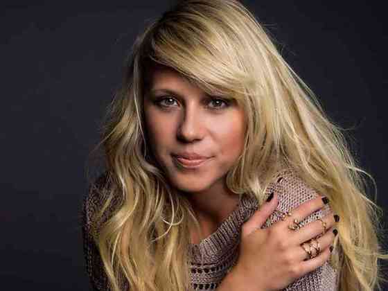 Jodie Sweetin Net Worth, Height, Age, Affair, Career, and More