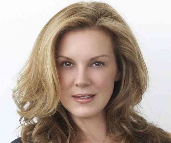 Elizabeth Perkins Net Worth, Age, Height, Career, and More