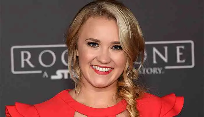 Emily Osment Height, Age, Net Worth, Affair, Career, and More
