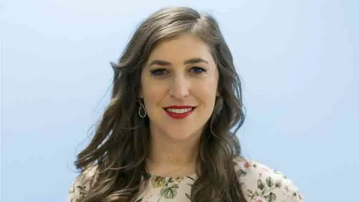 Mayim Bialik Height, Age, Net Worth, Affair, Career, and More