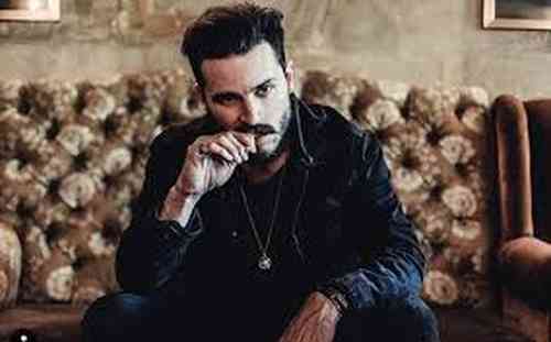 Michael Malarkey Age, Net Worth, Height, Affair, Career, and More