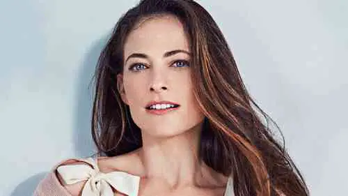 Lara Pulver Net Worth, Age, Height, Career, and More