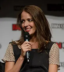 Amy Acker Age, Net Worth, Height, Affair, and More