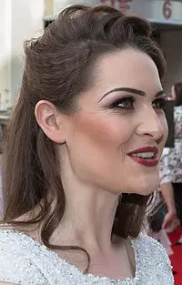 Anna Passey Height, Age, Net Worth, More