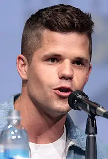 Charlie Carver Height, Age, Net Worth, More