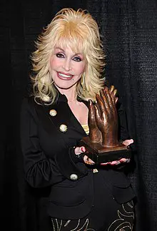 Dolly Parton Height, Age, Net Worth, More