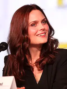 Emily Deschanel Age, Net Worth, Height, Affair, and More