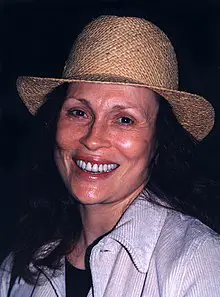 Faye Dunaway Age, Net Worth, Height, Affair, and More