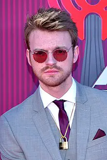 Finneas O’Connell Height, Age, Net Worth, More