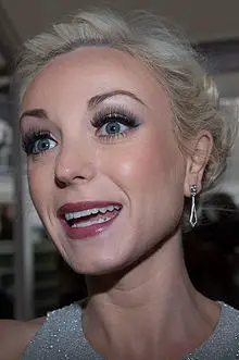Helen George Age, Net Worth, Height, Affair, and More