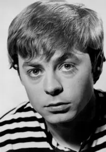 Hywel Bennett Age, Net Worth, Height, Affair, and More