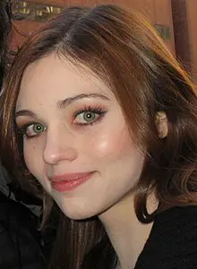 India Eisley Height, Age, Net Worth, More