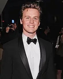 Jonathan Groff Height, Age, Net Worth, More