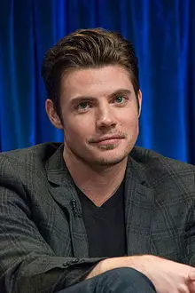 Josh Henderson Net Worth, Height, Age, and More