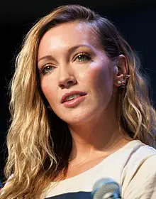 Katie Cassidy Age, Net Worth, Height, Affair, and More
