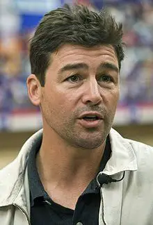 Kyle Chandler Height, Age, Net Worth, More
