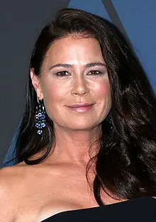 Maura Tierney Height, Age, Net Worth, More