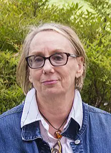 Mink Stole Age, Net Worth, Height, Affair, and More