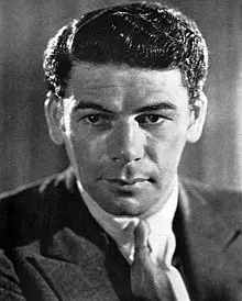 Paul Muni Age, Net Worth, Height, Affair, and More