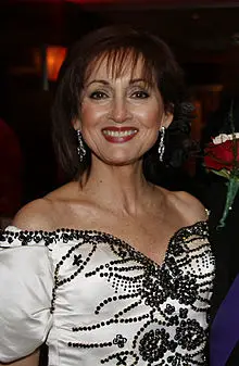 Robin Strasser Age, Net Worth, Height, Affair, and More