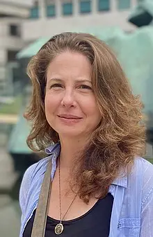 Robin Weigert Age, Net Worth, Height, Affair, and More