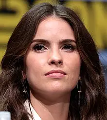 Shelley Hennig Age, Net Worth, Height, Affair, and More