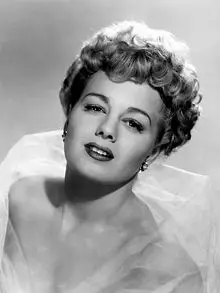 Shelley Winters Age, Net Worth, Height, Affair, and More
