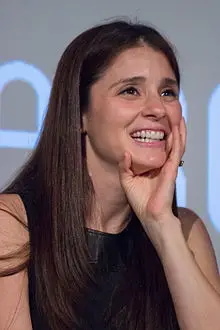 Shiri Appleby Age, Net Worth, Height, Affair, and More