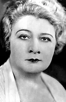Sophie Tucker Height, Age, Net Worth, More