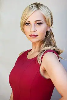 Tara Strong Height, Age, Net Worth, More