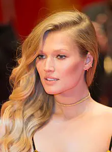 Toni Garrn Age, Net Worth, Height, Affair, and More