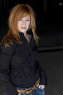 Vicki Lewis Age, Net Worth, Height, Affair, and More